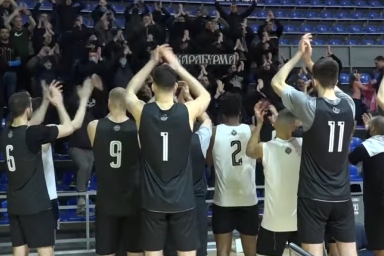 Partizan krenuo u borbu za Žućkovu levicu! Grobari zagrmeli u "Pioniru" (VIDEO)