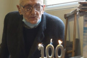Deda Radiša iz sela Lozanj proslavio 100. rođendan: Vek koji je proživeo doneo mu dosta lepog, ali i puno bola (FOTO)