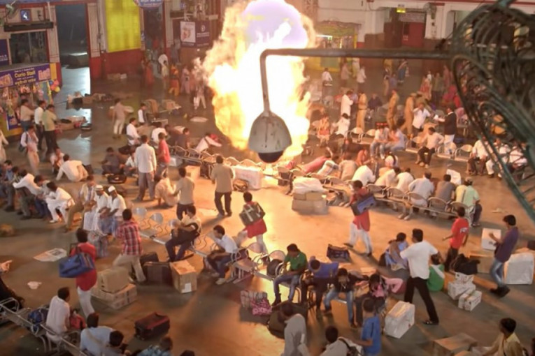 Strašna tortura muslimanske manjine u Indiji: Vlasti smislile razlog da sruše desetine domova, ljudi mole za milost na ulicama (VIDEO)