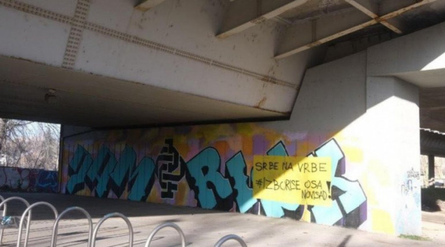 Opozicija ispisivala ustaške grafite u Novom Sadu: Vređali Vučića i Vučevića, pa pisali “Srbe na vrbe” (FOTO)