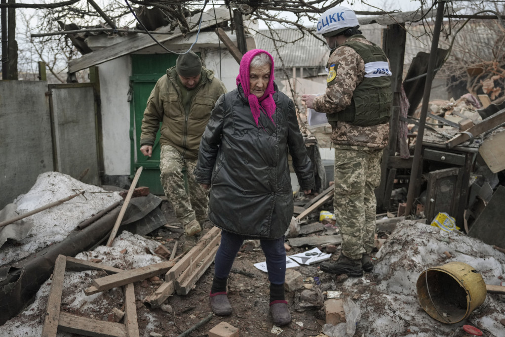 Nemilosrdna ukrajinska agresija ne prestaje: Hiljade ljudi beže iz domova, 49 puta prekršeno primirje (FOTO)