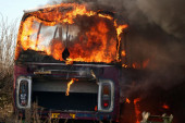 Zapalio se autobus u Hrvatskoj, u njemu bilo 52 dece