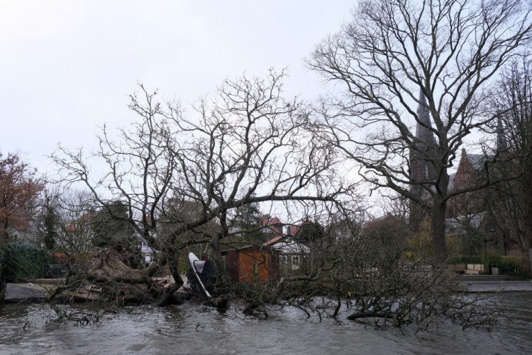 Potpuni haos u Evropi: Oluja odnela mnogo života širom kontinenta (FOTO)