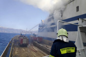 Borba sa vremenom i za ljudske živote: Čak 12 osoba se vodi kao nestalo nakon požara na trajektu