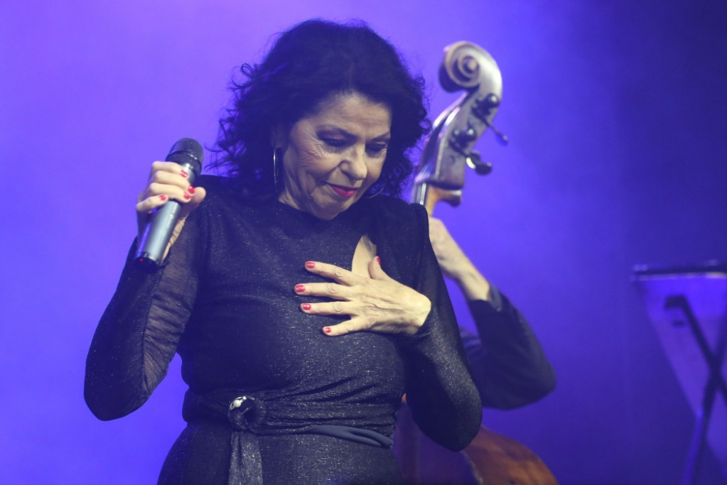 Beti Đorđević emotivnim koncertom proslavila 50 godina karijere: Sanjam svoj san na javi zajedno sa vama (FOTO)