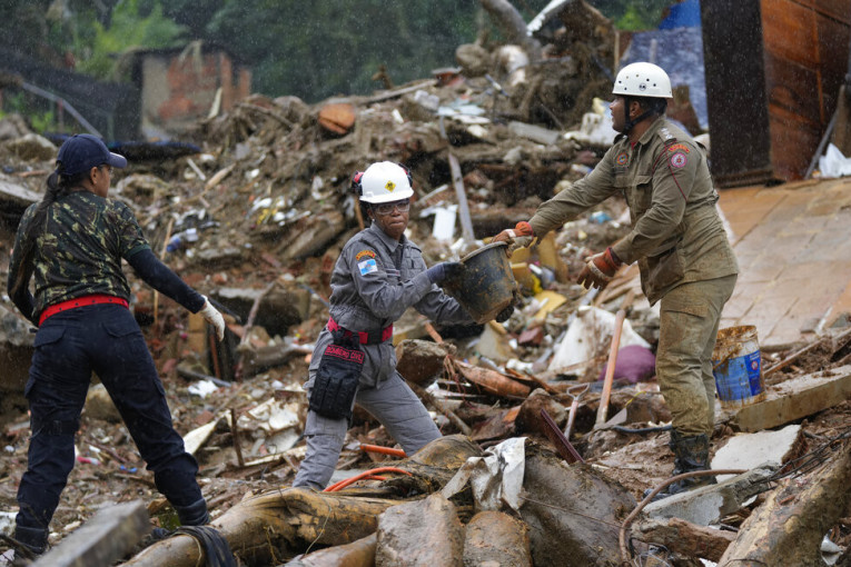Nova katastrofa pogodila Brazil: U klizištima stradalo najmanje 14 ljudi, desetine porodica ostale bez domova (VIDEO)