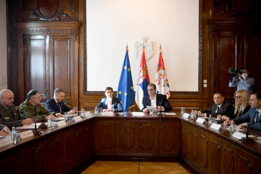 Nedelja usred srede: I Srbija na nogama zbog krize u Ukrajini, počela izborna trka, prvi put vozom 200 km/h