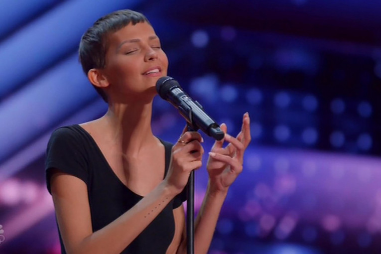 Preminula zvezda šou programa "Amerika ima talenat": Pevačica izgubila bitku sa kancerom (VIDEO)