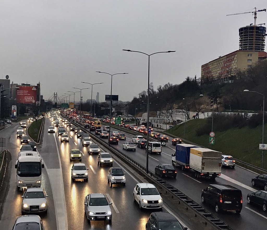 Najava za vozače: Specifični uslovi zahtevaju oprez, velika gužva se očekuje na Pančevcu!