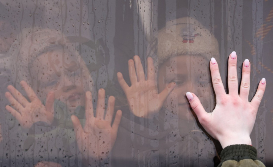 Sveštenik usvojio više od dvadesetoro dece