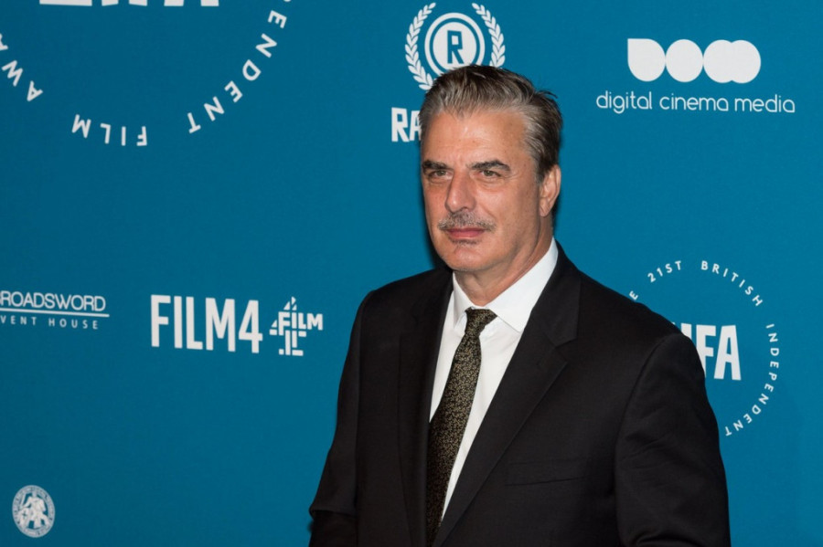 Sara Džesika počela da zamuckuje na pitanje o seksualnim optužbama na račun Krisa Nota: Samo je jedno jedva izgovorila