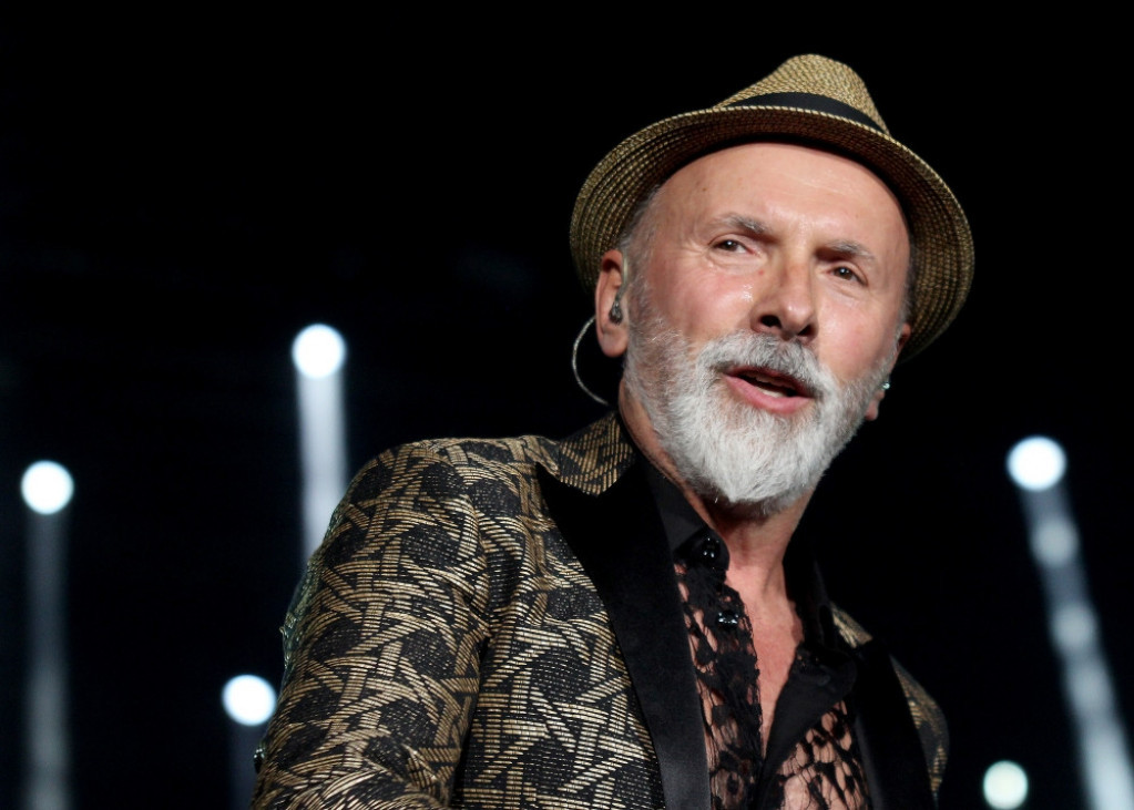 Dino Merlin iznosio grozote o Srbima, a sad se "pere" od ratnohuškačkih pesama koje je snimio!