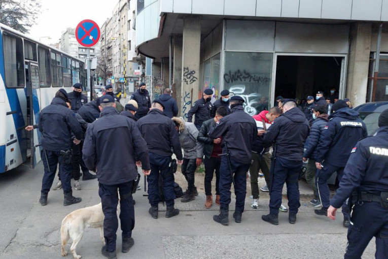 Velika akcija beogradske policije! Pronađena 83 ilegalna migranta u tri opštine (FOTO)