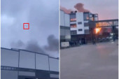 Jeziv trenutak uhvaćen na kameri: Trenutak kada granata udara u ukrajinski grad (VIDEO)