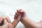 Prve bebe u 2023. godini: Devojčica rođena u GAK Narodni front, dva dečaka u Višegradskoj i Dragiša Mišović