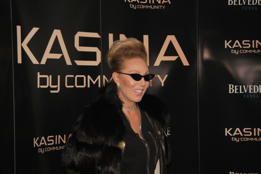 Lepu Brenu prozvali zbog "Robinje": Da li njena pesma izaziva nasilje nad ženama? Pevačica oštro odgovorila!