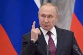 Putin oštar posle sankcija: Zapad je "imperija laži"