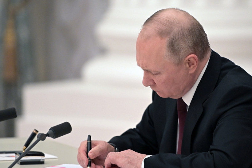 Putin potpisao ukaz: Sledi primena specijalnih mera u vezi sa neprijateljskim delovanjem SAD i stranih država!