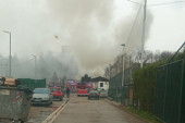 Požar izbio u restoranu na Novom Beogradu: Vatrogasci stigli do žarišta, kulja gust dim (VIDEO)