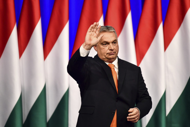 Orban potpisao: Trupe NATO mogu u Mađarsku, ali nema isporuka oružja u Ukrajinu