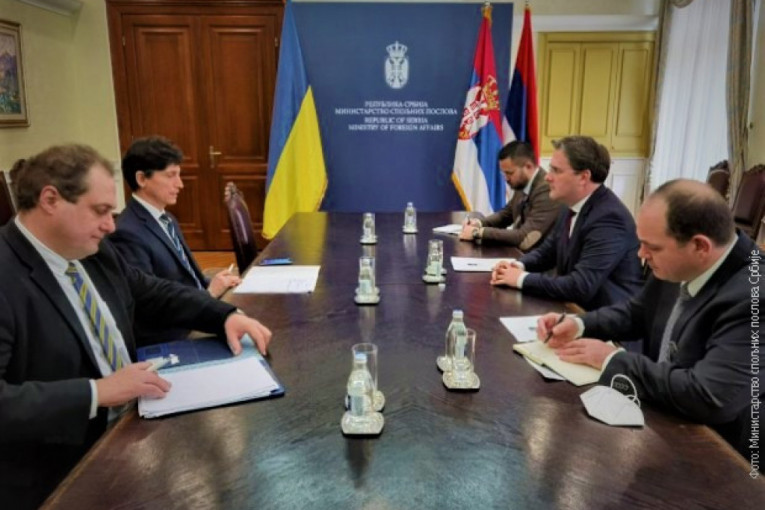 Selaković se sastao sa ukrajinskim ambasadorom: Srbije spremna da prihvati izbeglice iz Ukrajine