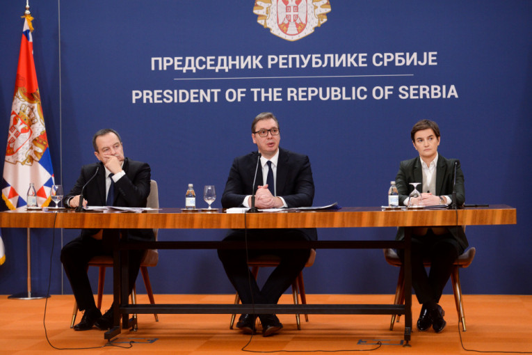 Propao pokušaj Đilasovih medija da ospore odluku Srbije o krizi u Ukrajini, stručnjaci jednoglasno podržali Vučićev predlog
