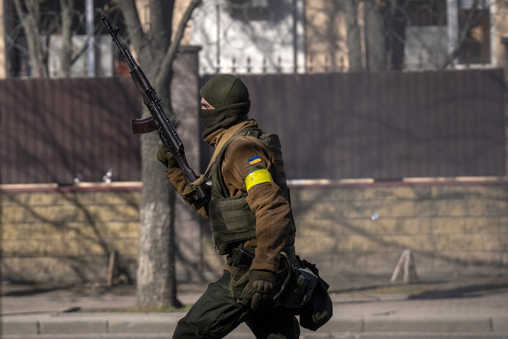 Nečoveštvo ukrajinskih nacista: Civile koriste kao živi štit, a sad masakriraju i nedužne žene (UZNEMIRUJUĆI VIDEO)