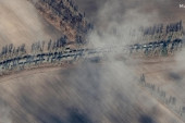 Najnoviji satelitski snimci: Kolona ruskih vojnih vozila duga preko 5 kilometara kreće se ka Kijevu (FOTO)