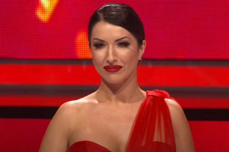 Ko je prebijena pevačica Marina Radosavljević? Više puta bila u "Zvezdama Granda", a evo zašto je JK vikala na nju (VIDEO)