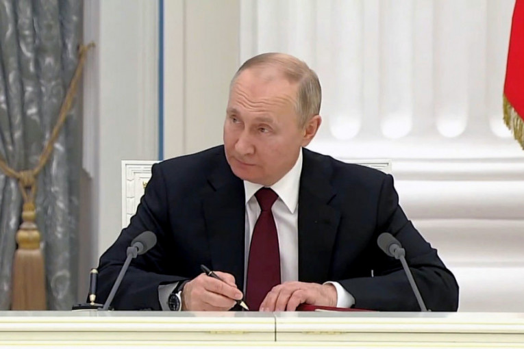 Odgovor na sankcije Zapada: Putin potpisao novi dekret za bezbednost Rusije!