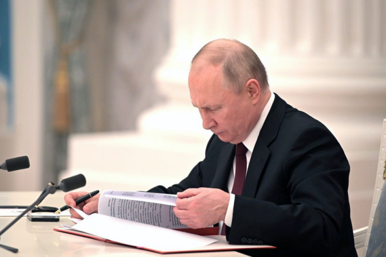 Putin zabranio upotrebu stranih reči u Rusiji!
