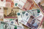 Rublja na novom crnom rekordu: Oštar pad prema dolaru i evru u Moskvi