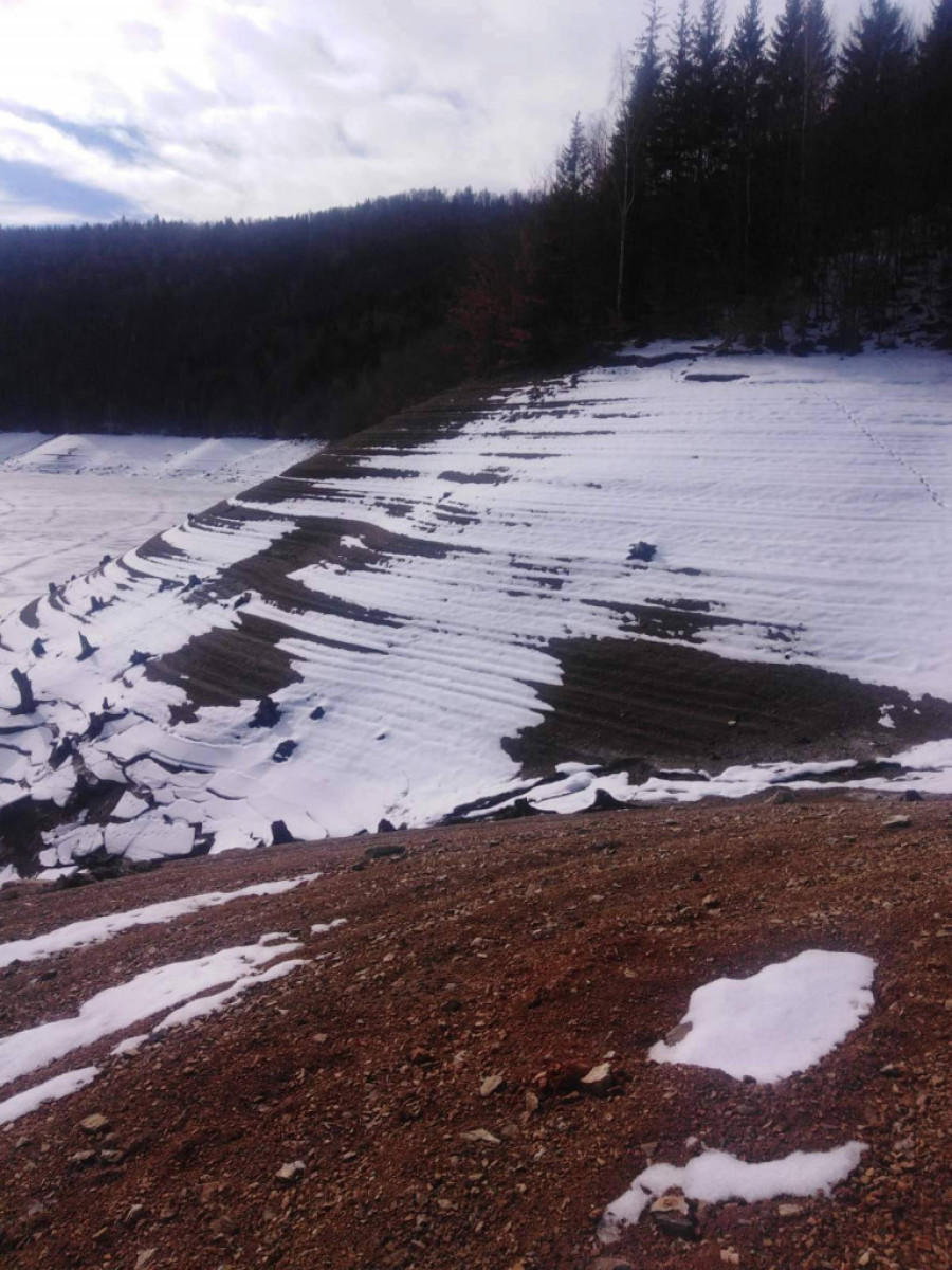 Sablasan prizor stiže sa Zlatarskog jezera: Nivo vode drastično smanjen, nadležni otkrivaju da li ima razloga za strah