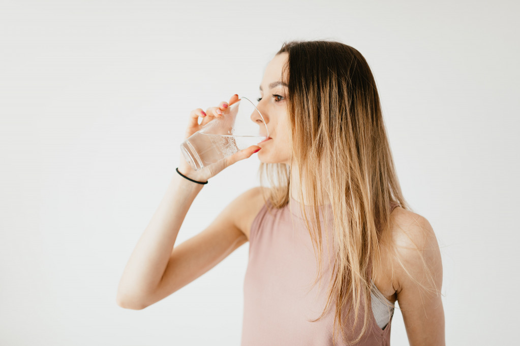 Opasna detoksikacija: Novi trend obećava brzo mršavljenje i čišćenje organizma, stručnjaci zgroženi: „To je napalm za vaša creva“ (VIDEO)