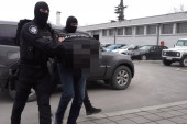 Velika policijska akcija u Beogradu i Novom Sadu: Deset dana muškarcu iznuđivali novac i automobile (VIDEO)