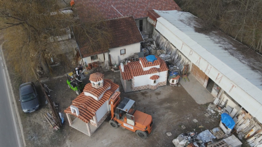 Albanci rušili svetinje na Kosovu, a Mančići iz Gadžinog Hana postavljali mobilne crkve kako bi narod imao gde da se moli (FOTO)
