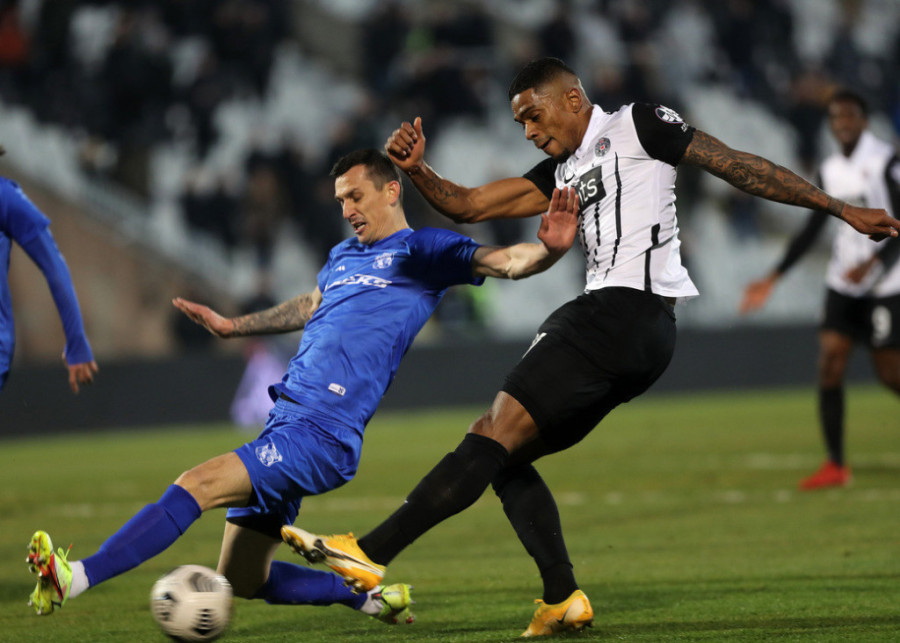 Partizan strepeo, ali sačuvao prvo mesto! Valjak se baš kockao protiv Mladosti!