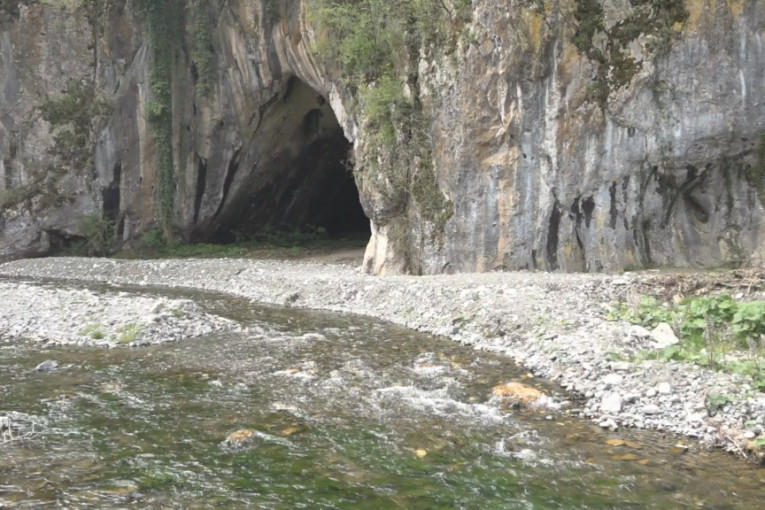 Ribnička pećina jedinstven dragulj prirode: Šalitra iz njenih šupljina korišćena za pravljenje baruta u Prvom srpskom ustanku (FOTO)