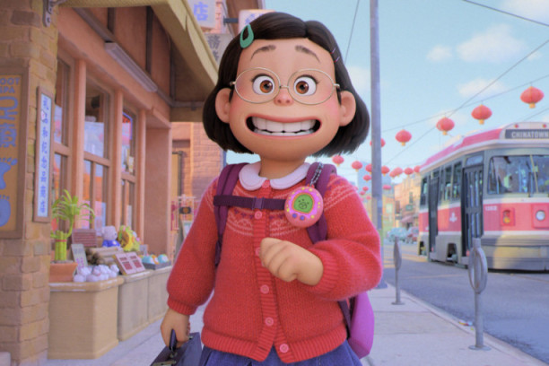 Avanture “Pocrvenele pande” u bioskopima: Nova Diznijeva urnebesna fantazija