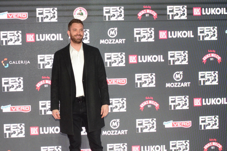 Momčilu Otaševiću teško pada česta razdvojenost od dece: Mole me da ne idem na posao, to mi je užasan osećaj