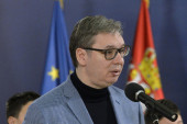 Veliki broj građana dočekao predsednika Vučića u Lebanu: Narod jednoglasan - "Dela govore!"
