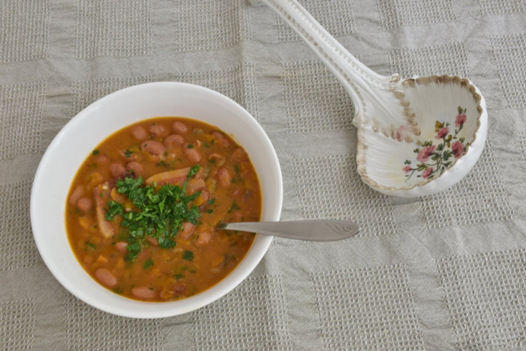 Baka i mama najbolje kuvaju: Ovo je 25 dugo čuvanih kulinarskih tajni koje se prenose s kolena na koleno