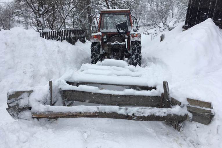 Pola metra novog snega palo u martu: Zlatibor zavejan, Golija neprohodna, a u Novoj Varoši i dalje vanredno