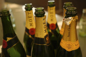Čuveni šampanjac hitno povučen iz prodaje: Boce sadržale tečni ekstazi, muškarac preminuo od jedne čaše!