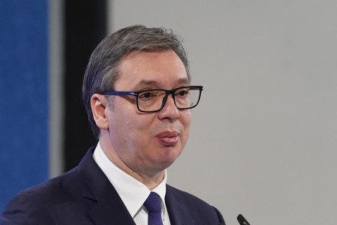 Predsednik Vučić obišao Ljajića u Kliničkom centru Srbije