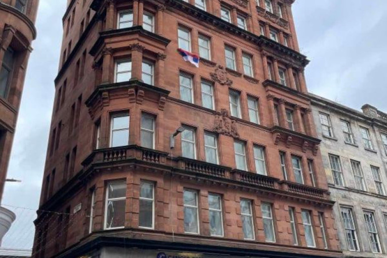 I Delije spremne za Rendžers: Usred Glazgova se vije srpska trobojka (FOTO)