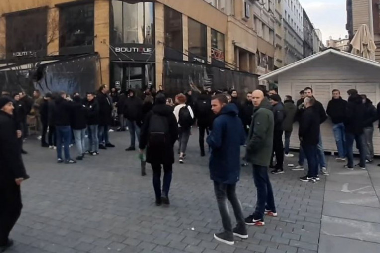Na lošem su glasu! Čeka ih Partizan i pazi policija! Navijači Fejenorda stigli u Beograd (FOTO/VIDEO)