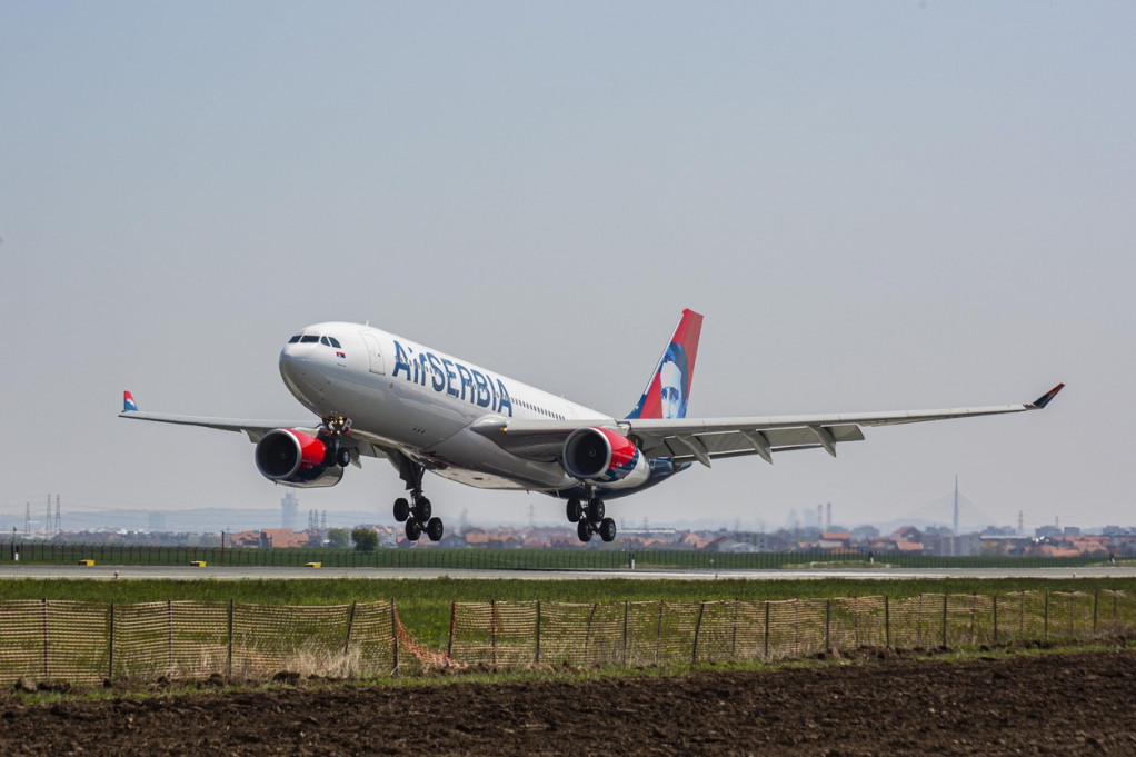Ponovo drama na letu za Moskvu: Avion sa 260 putnika vraćen na beogradski aerodrom!
