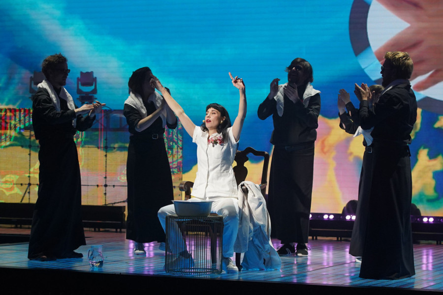 „Umetnica mora biti zdrava" i na srpskim svadbama! Umesto narodnjaka, Konstrakta „samo bije" (FOTO)