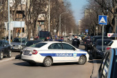 Drama na Novom Beogradu: Pronađena bomba ispod "mercedesa", policija blokirala ulicu (FOTO)
